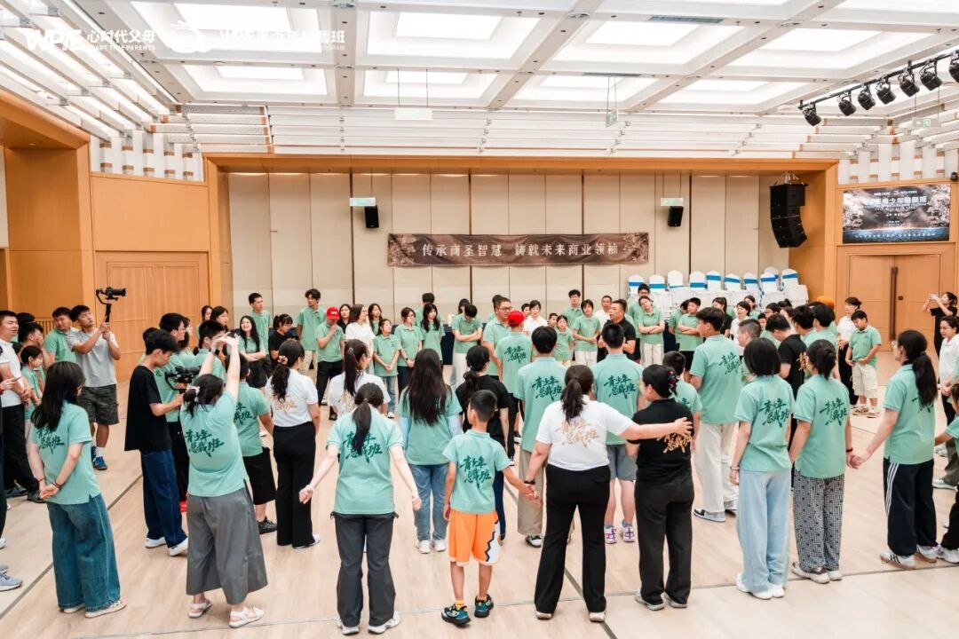 在陈彦东老师《青少年总裁班》的课程里，每个孩子都是待觉醒的CEO