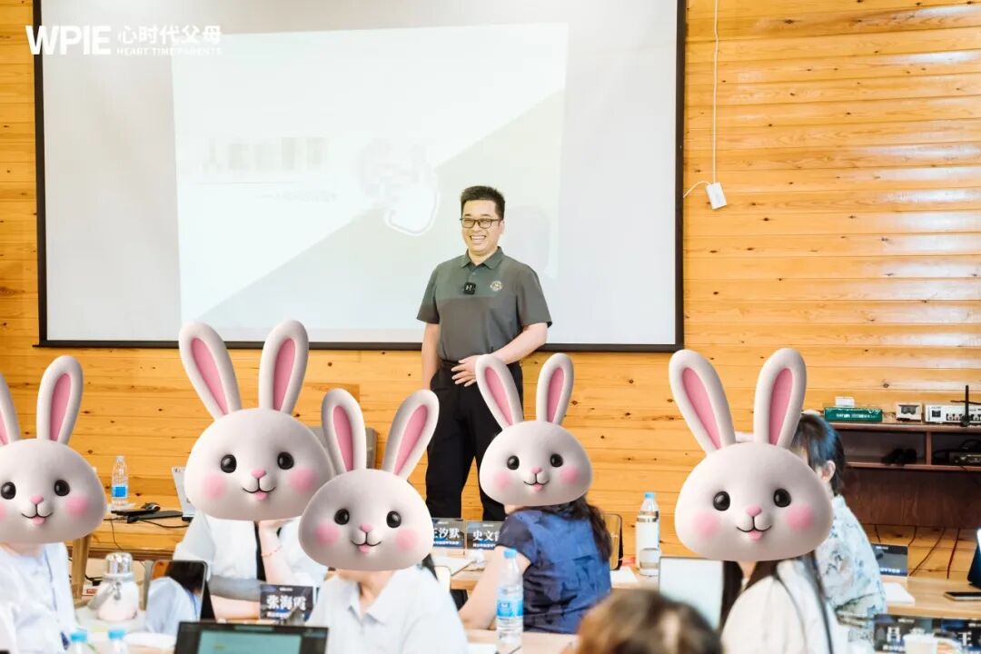 【海勇老师学习军师方案班 · 中级】“孩子就是小动作多！”别乱骂，那是孩子专注的“加速器”！
