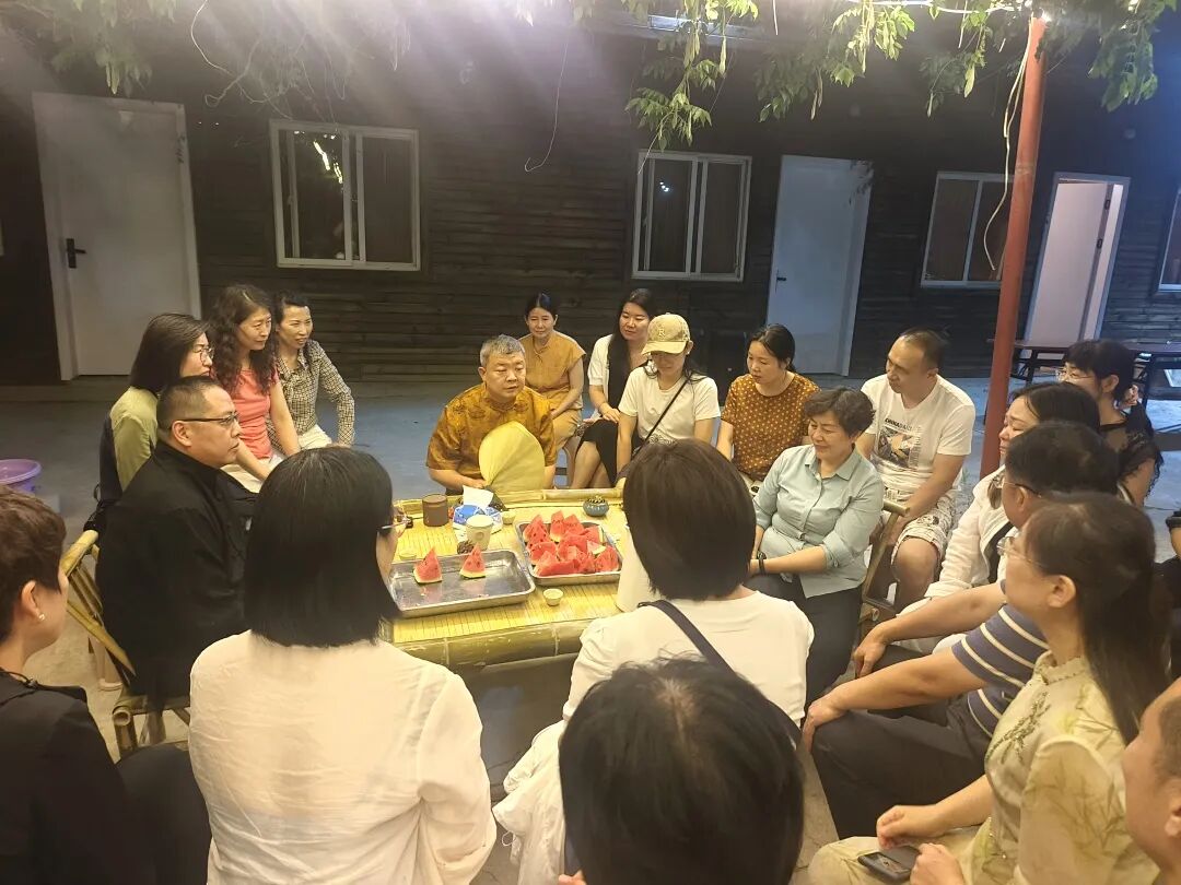 赋能·大琼山庄 ；携手·大道康庄