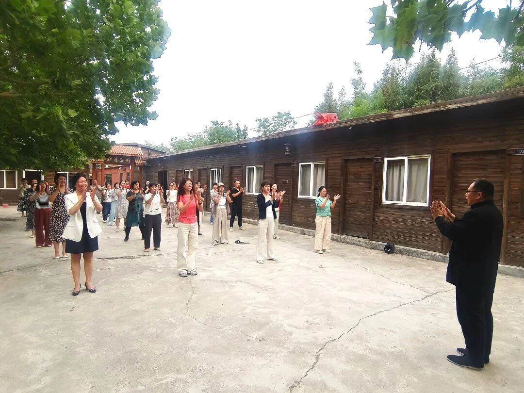 心灵的深犁：当全人心学遇上最质朴的生活教材