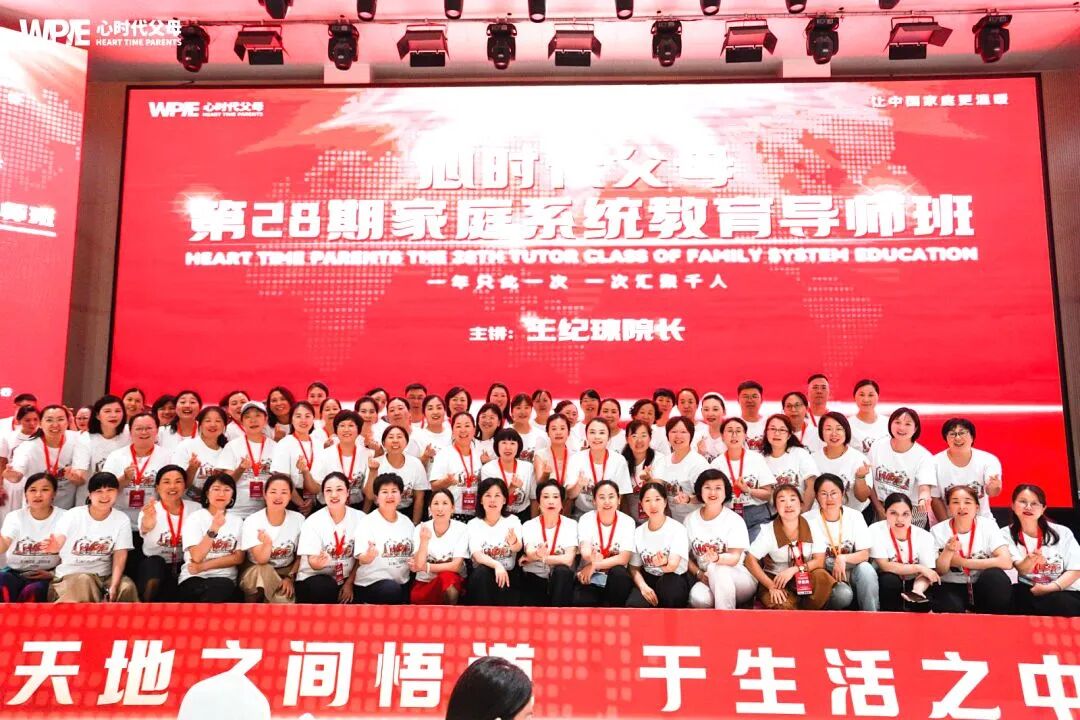 当儿子拿着那张63分的试卷走出校门时，妈妈说：“孩子，你知道吗？你比考90分的人更厉害！”