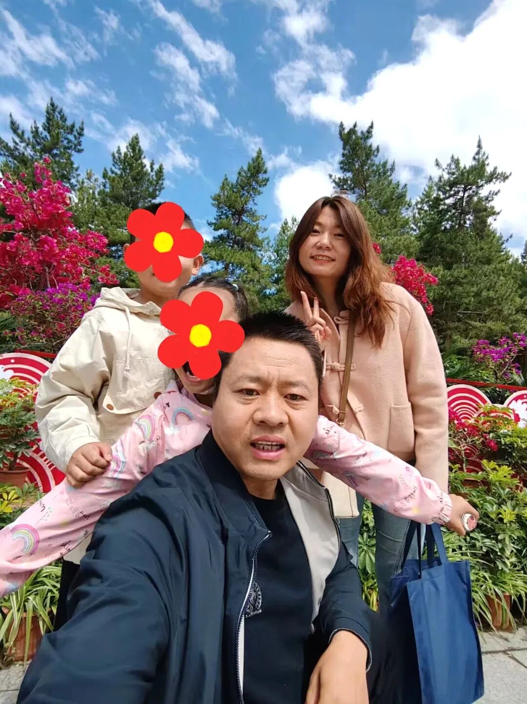 当儿子拿着那张63分的试卷走出校门时，妈妈说：“孩子，你知道吗？你比考90分的人更厉害！”