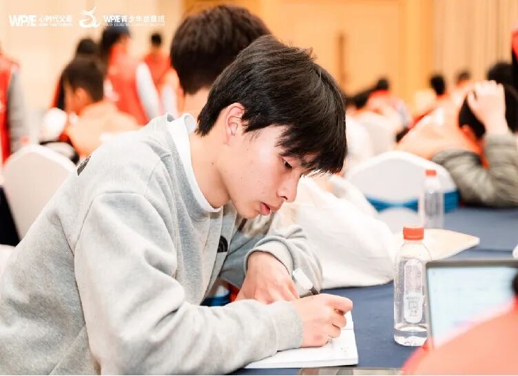 高中生如何平衡时间参加总裁班