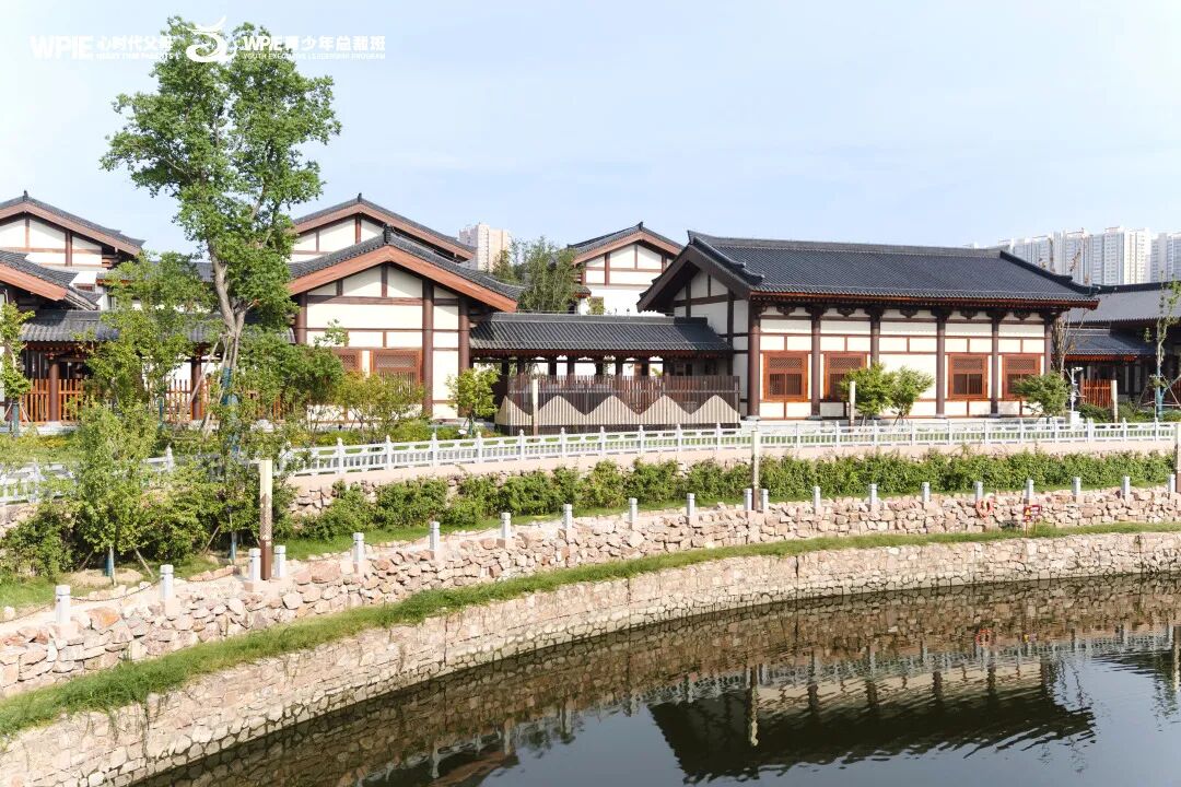 “有个老师总骂我，还说我们一家都不讲理！”——青少年总裁班老师三步引导孩子解决困惑