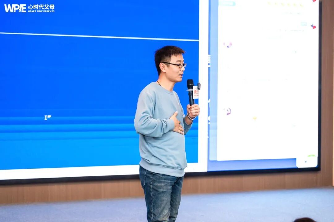 “饭前不准吃！”面对老爸的怒吼，5岁娃如何当着爸爸的面吃下这碗方便面