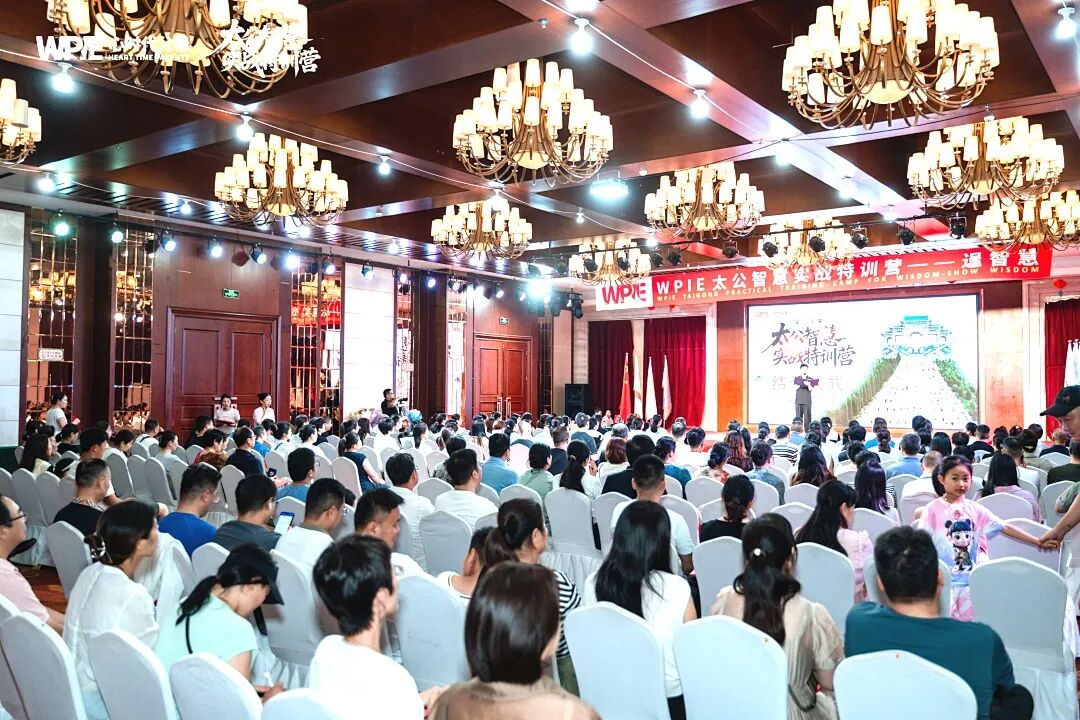 “王纪琼院长，有人老是笑话我，还对我竖中指，我不知道该怎么办了......”八岁男孩委屈的求助纪琼院长