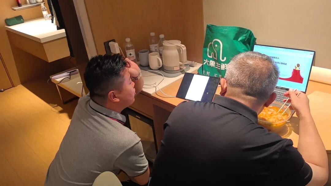 追随王纪琼院长的一天：在平凡中看见光的轨迹