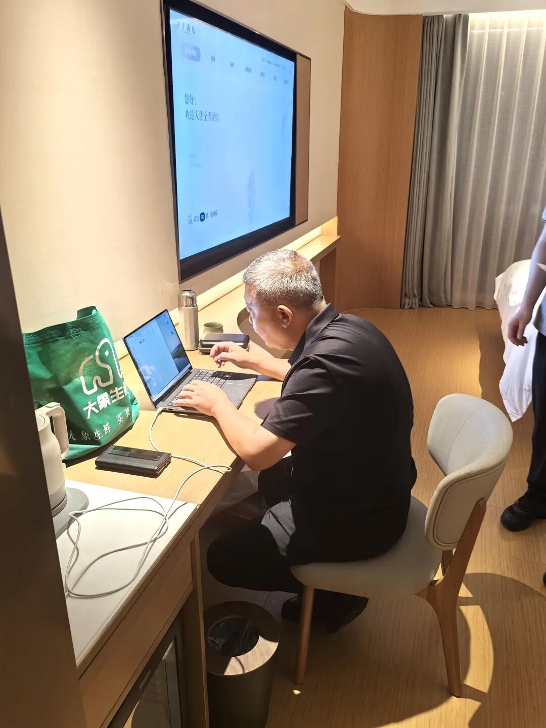 追随王纪琼院长的一天：在平凡中看见光的轨迹