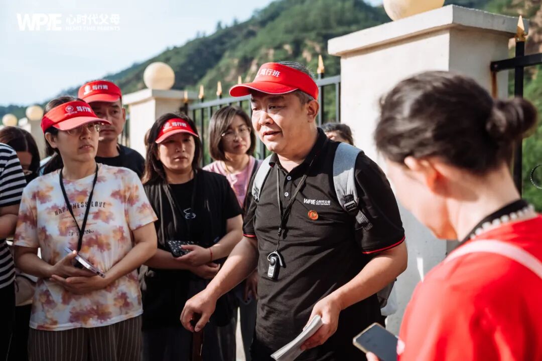 【纪琼院长家庭生态课】孙子死活不上学，58岁奶奶愁哭！——王纪琼院长硬核出手，“三路兵法”救活全家氛围