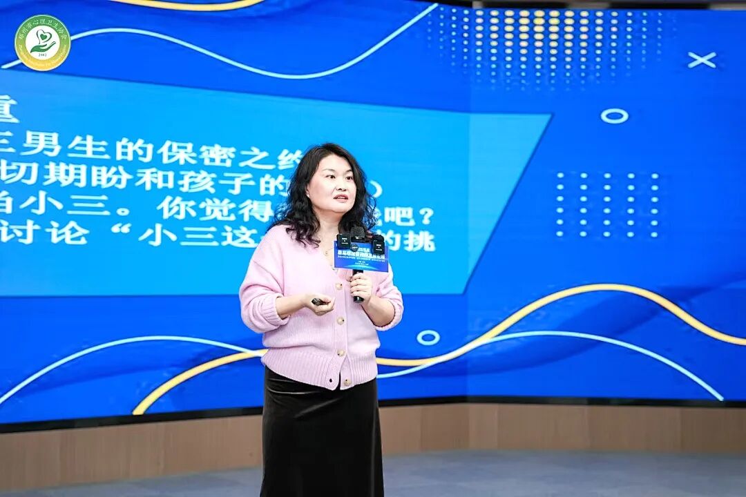 孩子羡慕“自来熟”却不敢开口？看专业陪伴如何化解社交第一步！