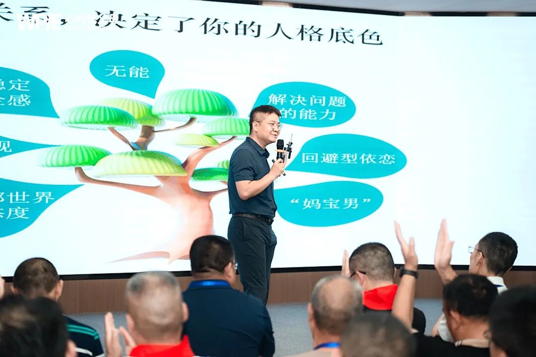 “爸，你要像我这么努力，我早是富二代了！”