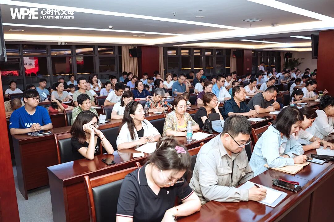 “妈妈，打架没意思了”——万万没想到，书写公众号治好了孩子的“打架瘾”