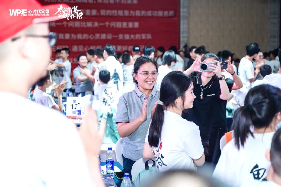 【纪琼院长家庭系统教育实操班】家长：“狗咬你，你也咬狗呀？”孩子：“我打死它！”——看王纪琼院长如何巧妙化解