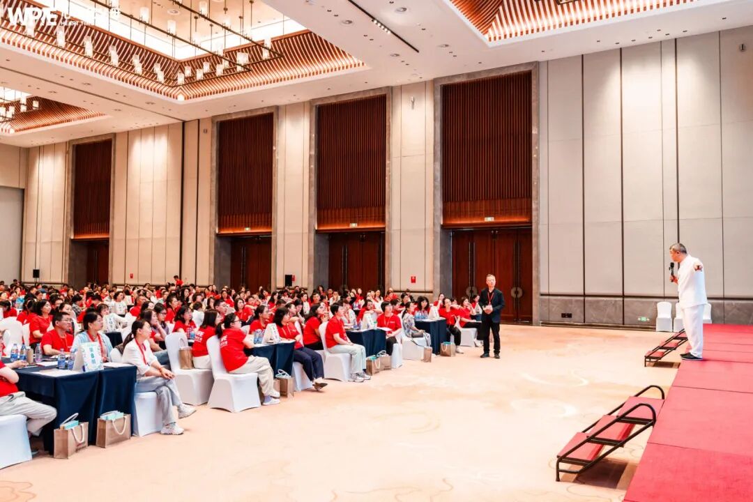 【纪琼院长教育系统方案实操班】一位68岁的老人：“我活这么大，老师、父母都没有教过我，但在心时代，王纪琼院长教会了我……”