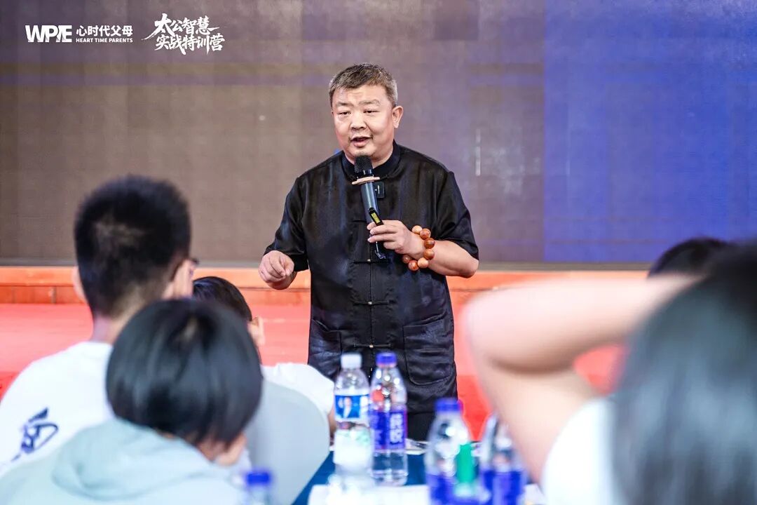 【纪琼院长家庭系统教育实操班】家长：“狗咬你，你也咬狗呀？”孩子：“我打死它！”——看王纪琼院长如何巧妙化解