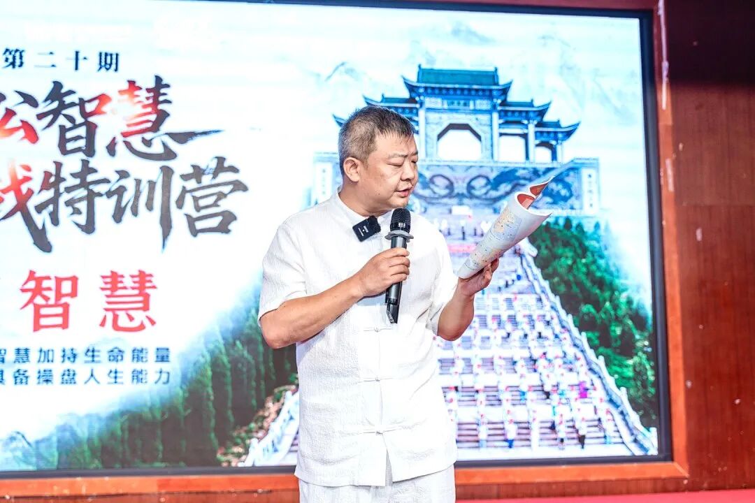 【家庭生态导师班】孩子考倒数第一情绪低落，王纪琼院长一句话，竟扭转了整个局面！