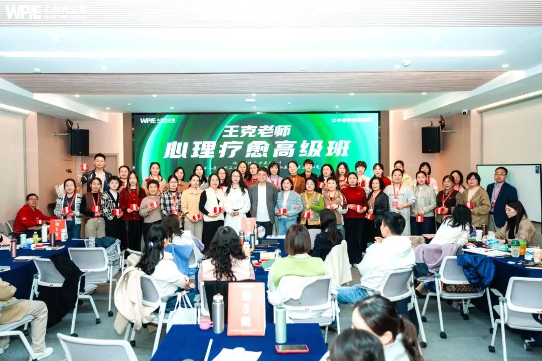 看着70岁的妈妈，我在她耳边说：“妈，我爱你！”——这句话，我用了整整40年！