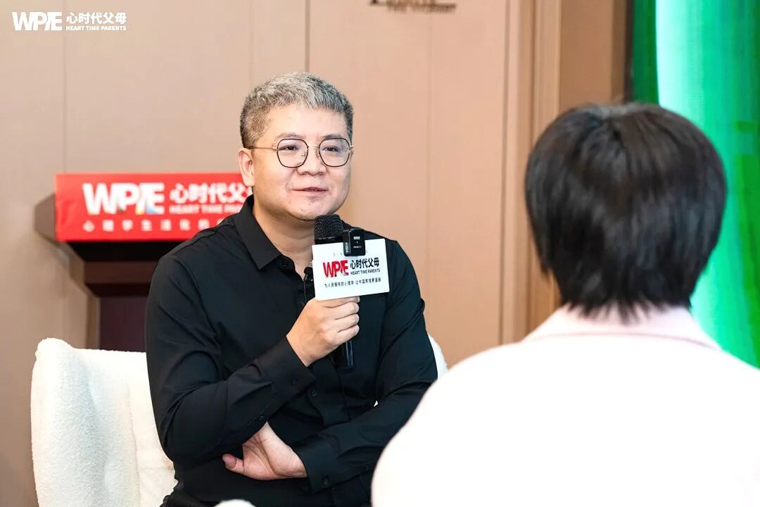 看着70岁的妈妈，我在她耳边说：“妈，我爱你！”——这句话，我用了整整40年！