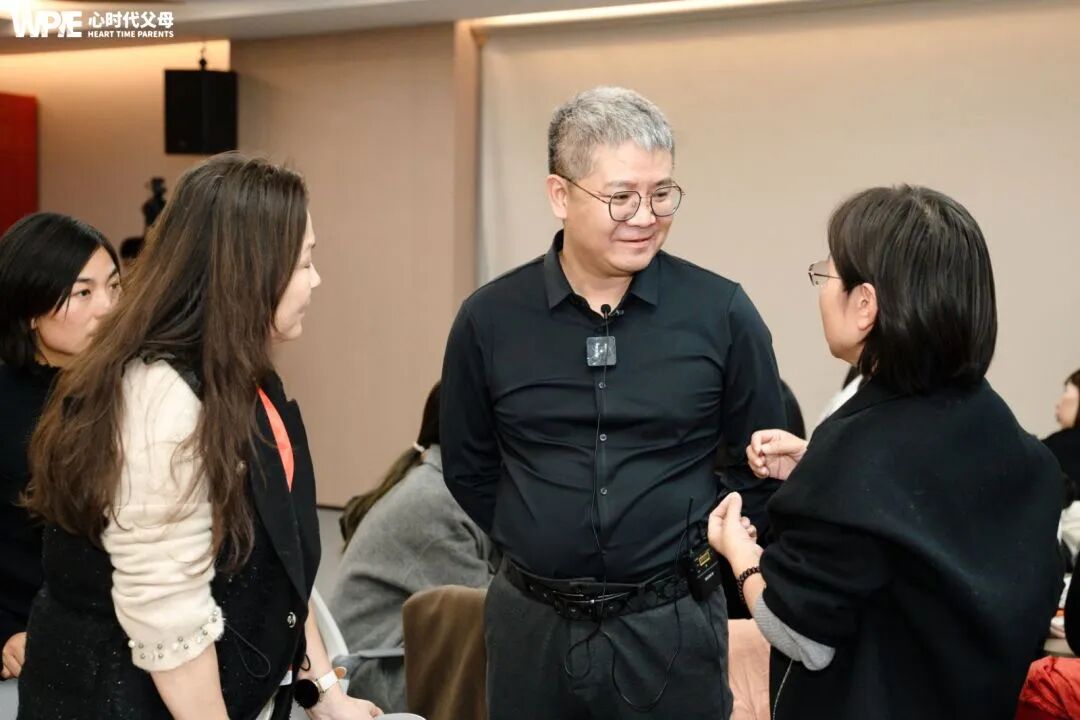 看着70岁的妈妈，我在她耳边说：“妈，我爱你！”——这句话，我用了整整40年！