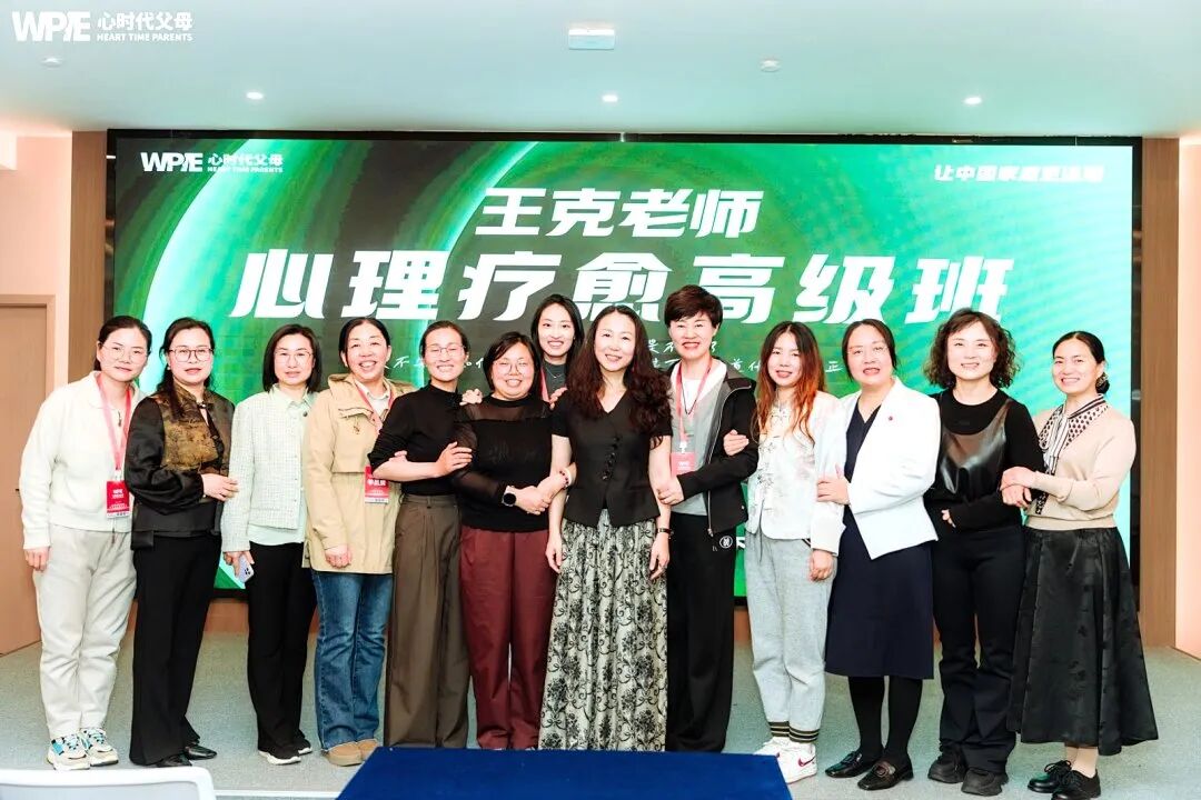 看着70岁的妈妈，我在她耳边说：“妈，我爱你！”——这句话，我用了整整40年！