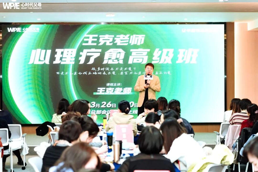 看着70岁的妈妈，我在她耳边说：“妈，我爱你！”——这句话，我用了整整40年！