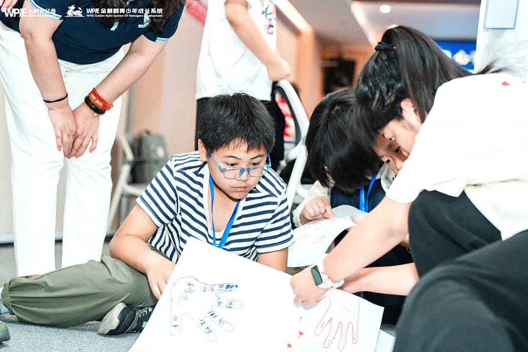 我恨不得从楼上跳下去！年级前十的女孩为何会发出这样的呐喊？