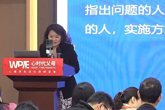 当儿子被欺负时，文聪老师是如何做的？