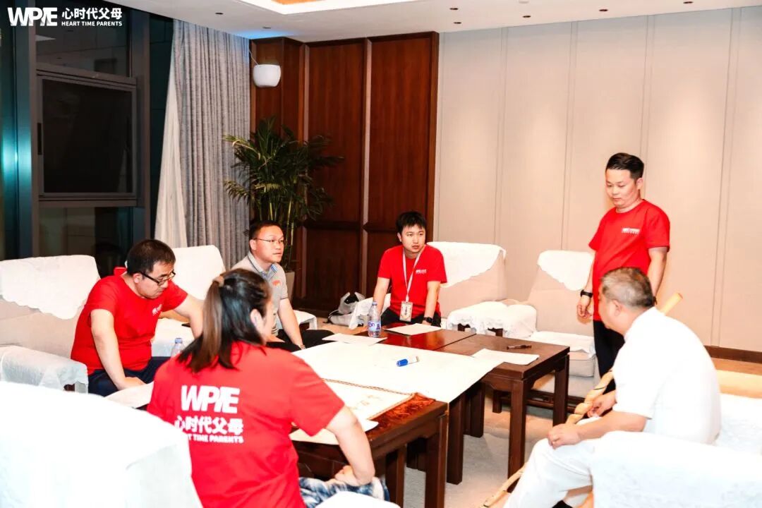 【纪琼院长导师班】“我一发火，儿子就忍不住咬被子.....我该怎么办？”一位母亲在课程现场求助纪琼院长