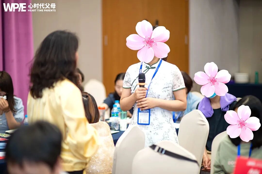 那句“妈妈连一瓶矿泉水都舍不得买，却给你买了名牌鞋”，到底是在爱孩子还是在为“自我感动”买单？