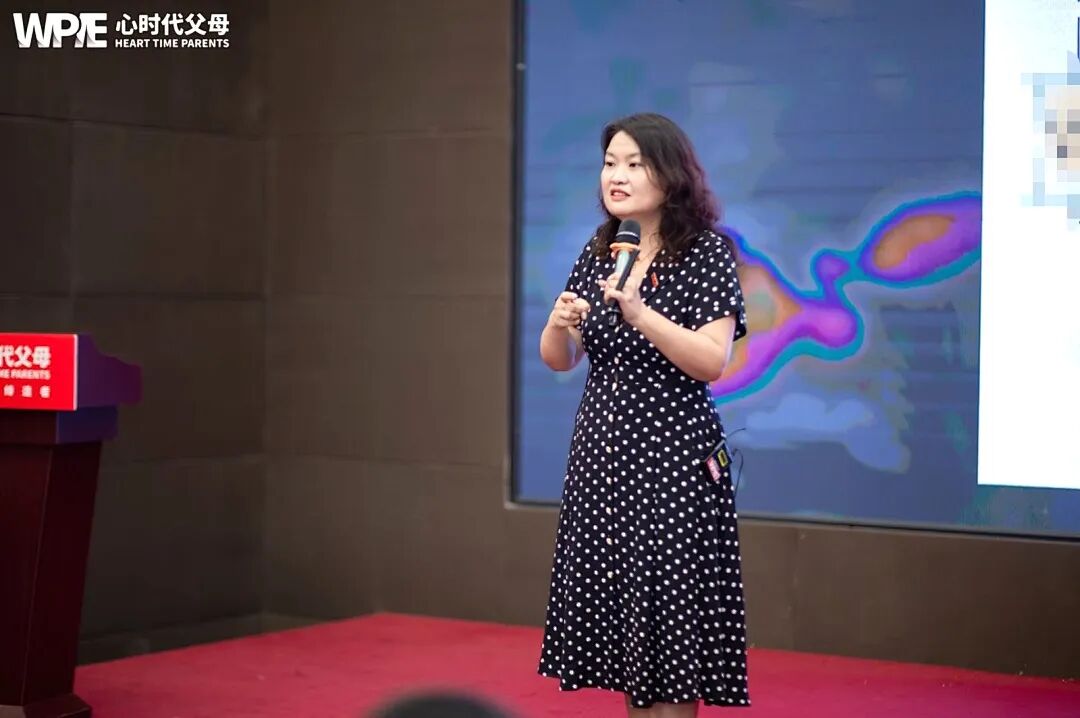 那句“妈妈连一瓶矿泉水都舍不得买，却给你买了名牌鞋”，到底是在爱孩子还是在为“自我感动”买单？