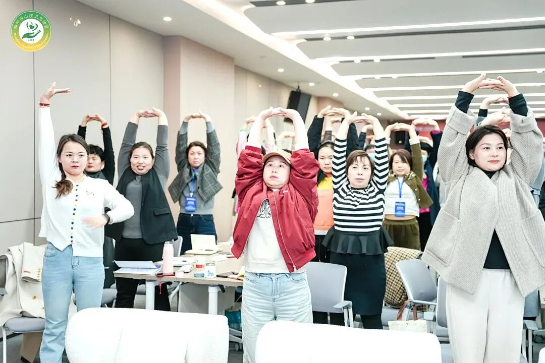 【纪琼谈家读书慧】如何才能遇见生命中的“光光级”榜样，那就加入纪琼院长的《家庭生态导师班》吧！