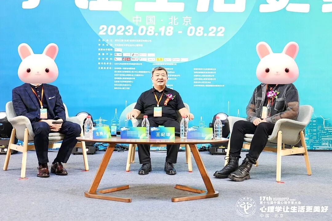 【咱们的故事】高三儿子濒临休学，丈夫熄灭职业心火：一篇文章点燃了家庭的希望！