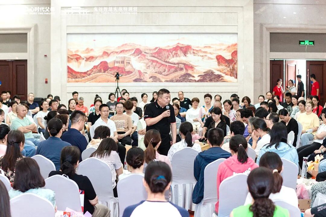 【纪琼院长家庭生态导师班】孩子休学，丈夫崩溃打人，她绝望求助——纪琼院长揭开真相：“孩子休学只是表象！”