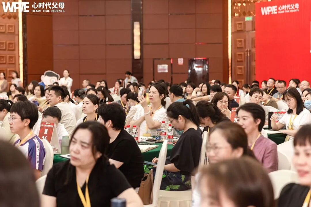 老师没收孩子的象棋奖励给别的同学，孩子愤怒又受伤，家长该怎么疏导？