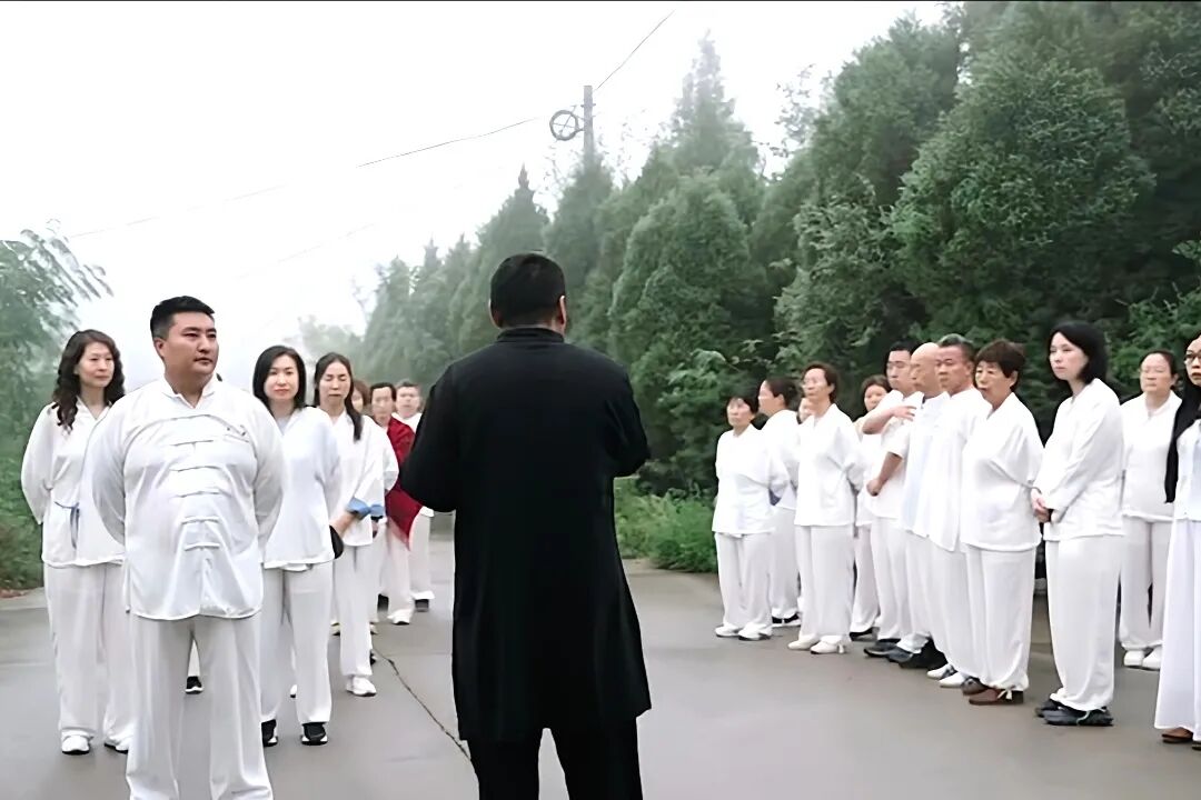 栓心猿，锁意马：在《开身课》中找到的专注与宁静