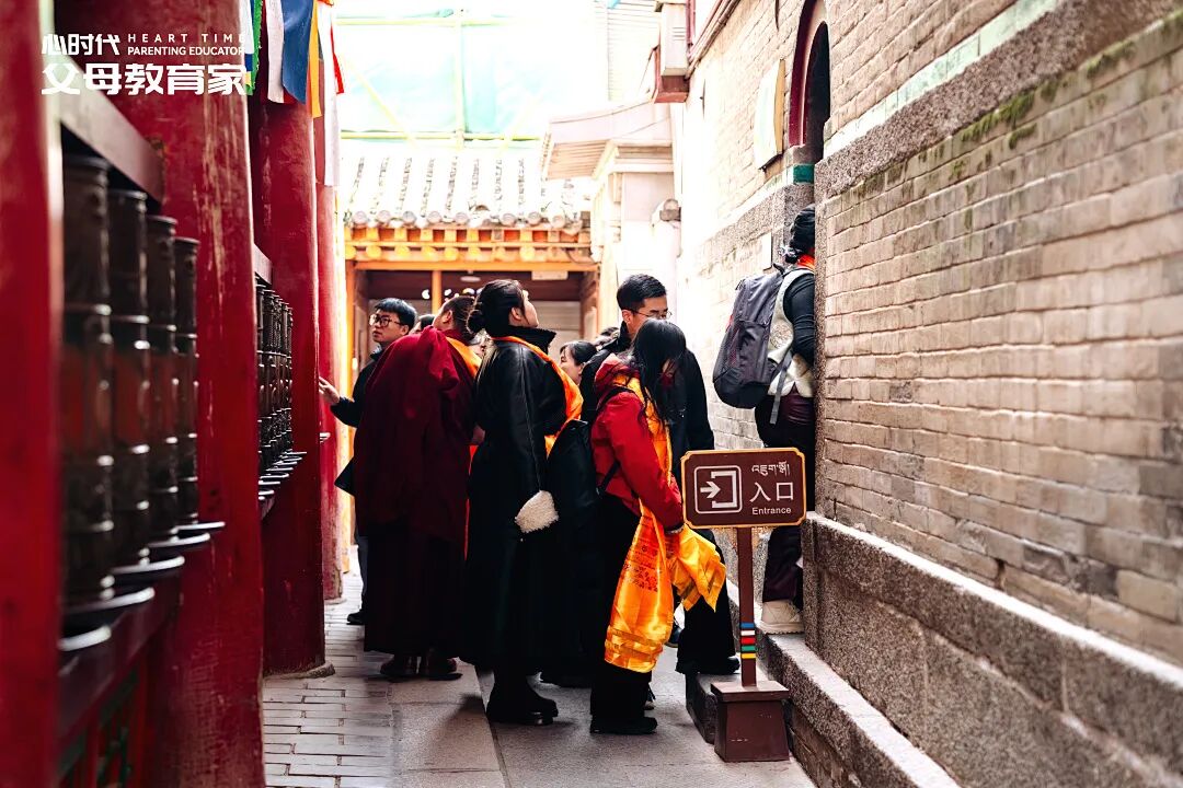 孩子看见好朋友跟“讨厌的人”说话就心烦？兆鹏老师：“你不是选项，更不是商品！为什么要活在别人的选择里?”