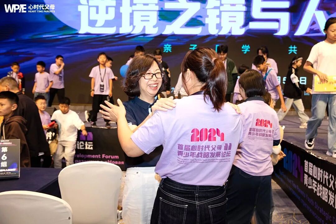 【金麒麟青少年成长系统】父亲兄长在指责，儿子却说：“妈，别难过，我陪你！”——这是我服务的“金麒麟”孩子，发来的最美的信息