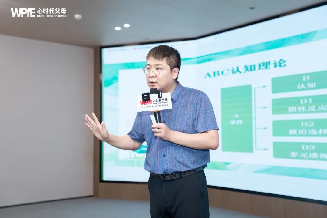 不曾被命运打垮的她，在王克老师这里拿到了人生的喜剧脚本！