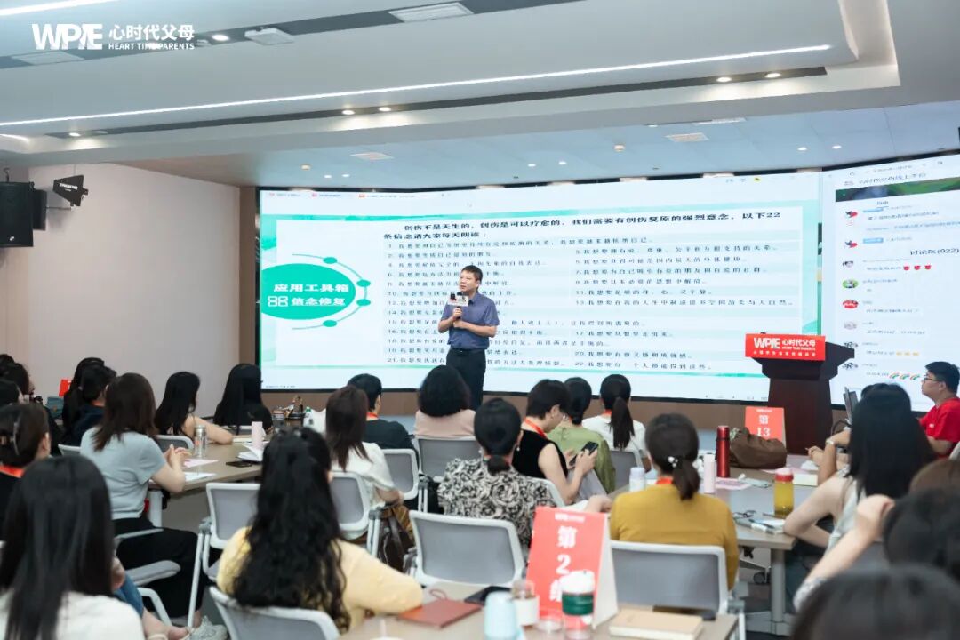 不曾被命运打垮的她，在王克老师这里拿到了人生的喜剧脚本！