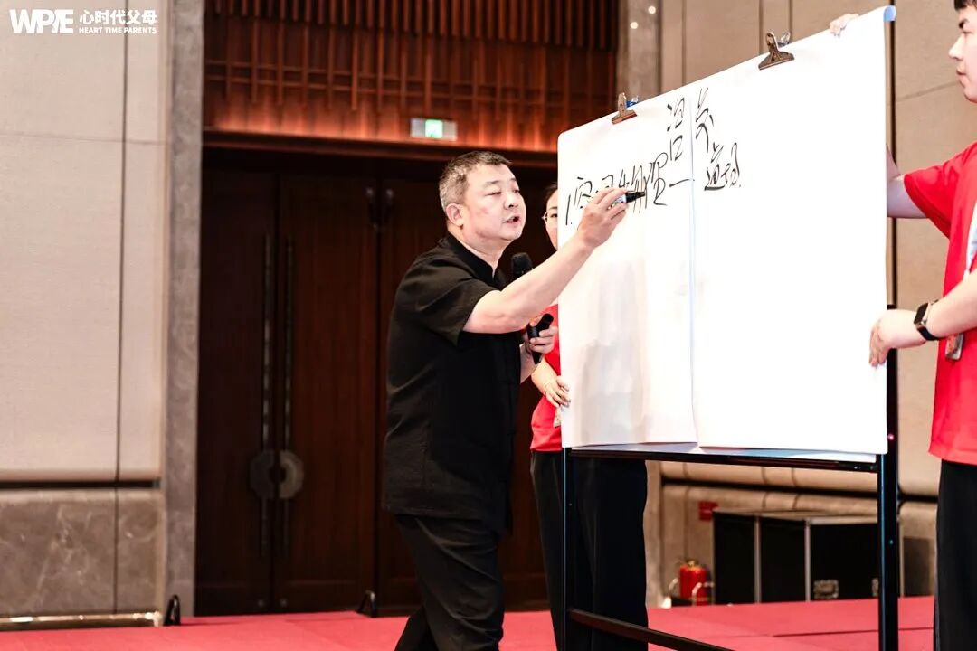 一个“拒绝成长”的男人如何制造两代人的创伤——不要因为溺爱把儿子养成妈宝男