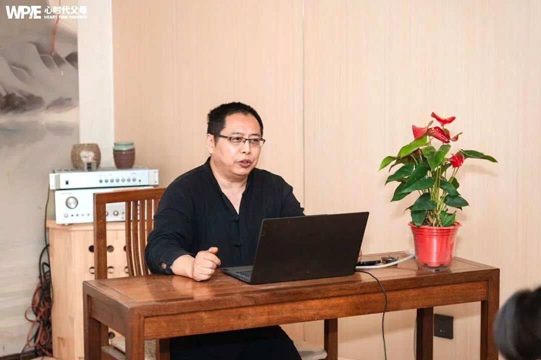 【咱们的故事】佳梅老师——从“冰封妈妈”到鲜活自己，我找到了觉醒与求助的力量