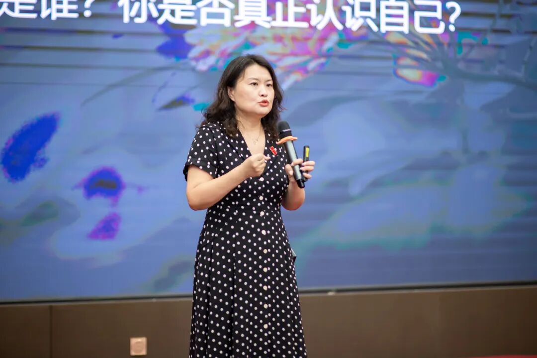 “前夫出轨生子，我却自责两年？”——文聪老师拆解情感困局：“你只该承担50%”