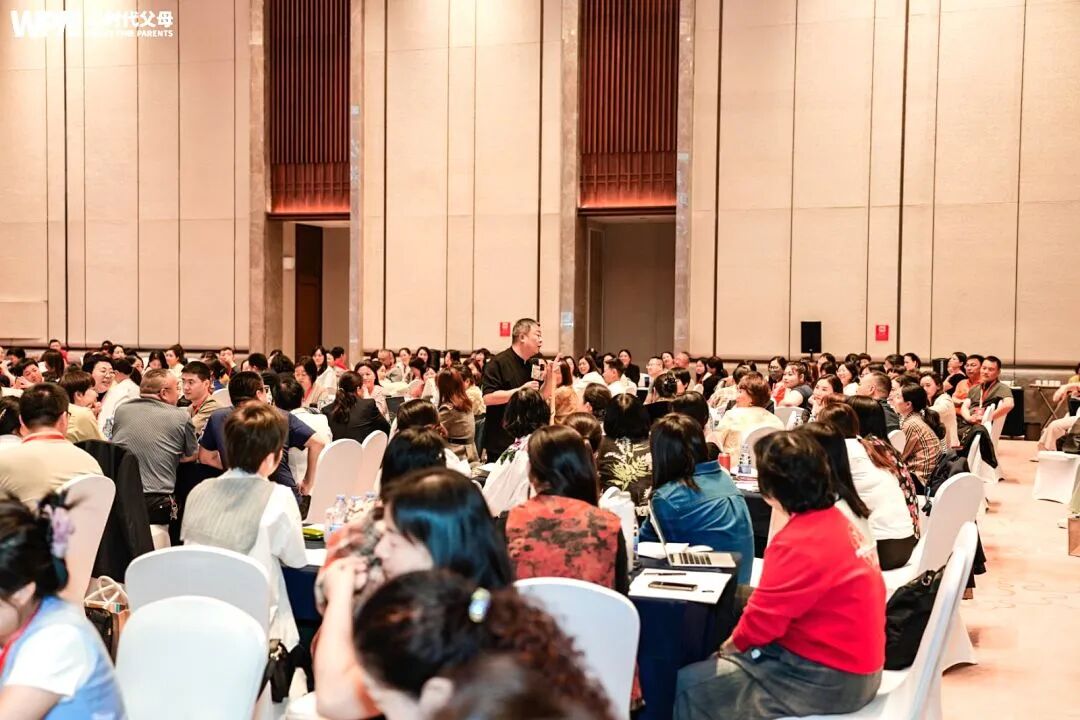 【纪琼院长家庭系统教育方案实操班】电梯里的“屁事”考卷——你选“清白”，还是选“前程”？