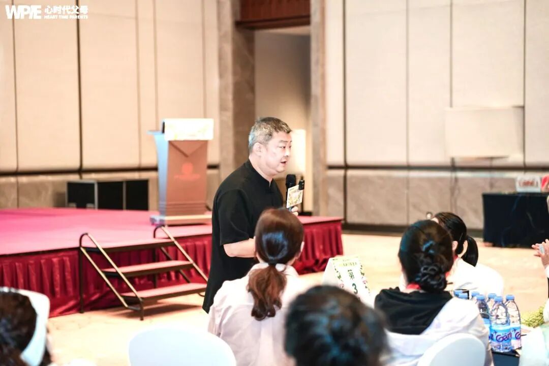 【纪琼院长家庭系统教育方案实操班】电梯里的“屁事”考卷——你选“清白”，还是选“前程”？