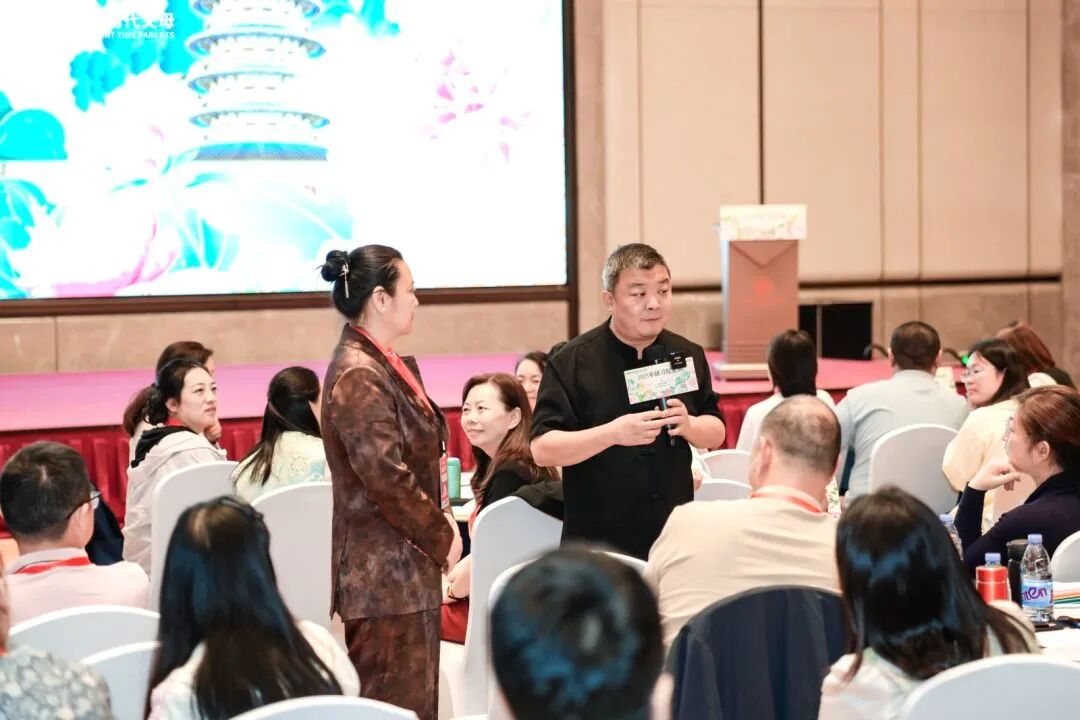 【纪琼院长家庭系统教育方案实操班】电梯里的“屁事”考卷——你选“清白”，还是选“前程”？