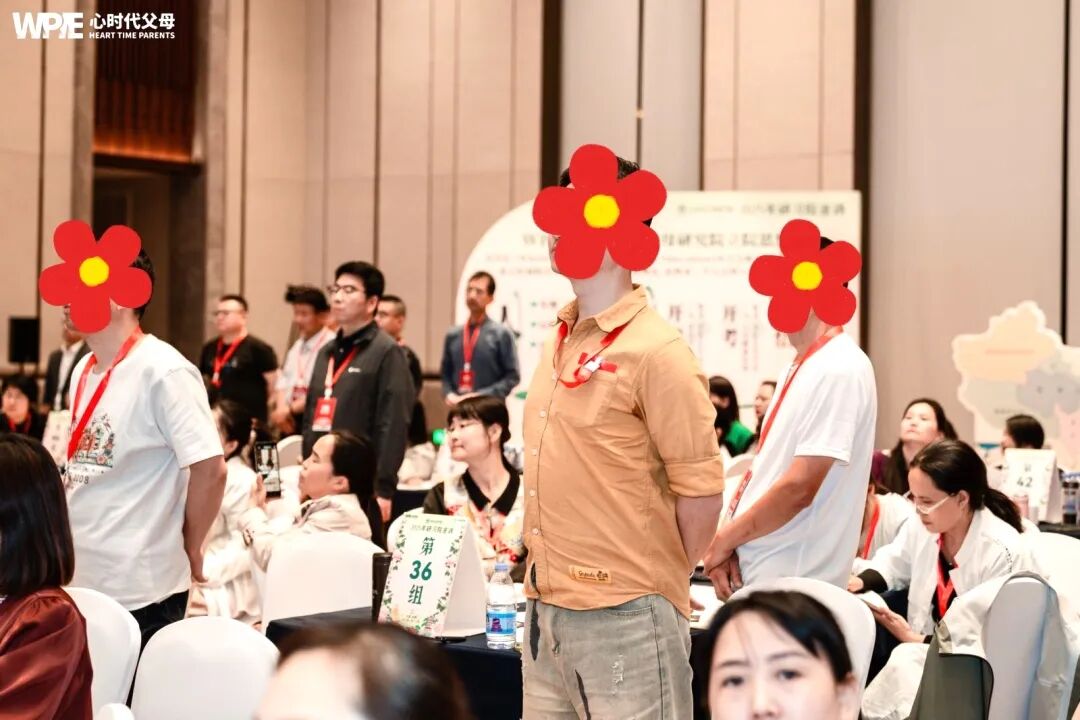 【纪琼院长家庭系统教育方案实操班】电梯里的“屁事”考卷——你选“清白”，还是选“前程”？