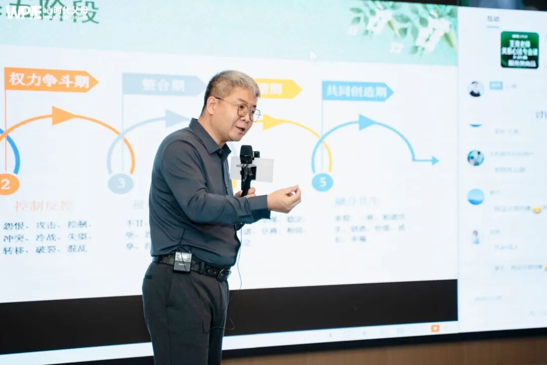 鞠躬无声，爱却汹涌澎湃！