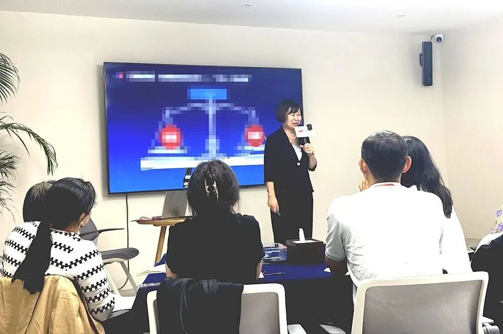 【高维老师焦点短程治疗课】能让00后下属加班到凌晨还心服口服！——到底是什么课这么神奇？