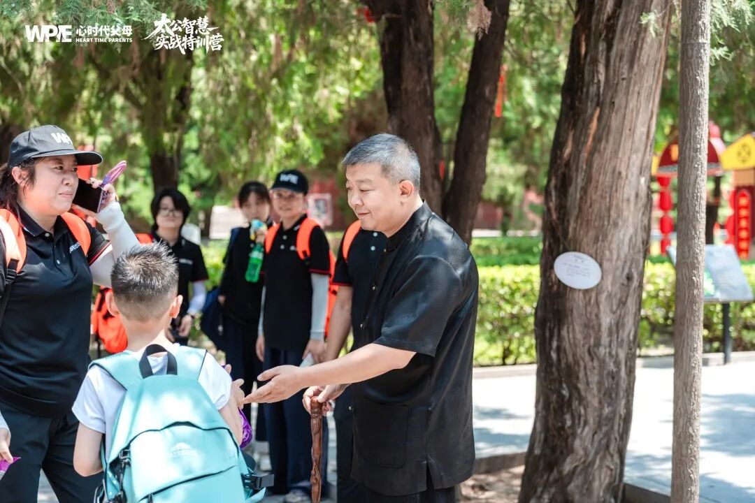 初一班长被全班辱骂，结果她拿出一喇叭......结局太解气了！