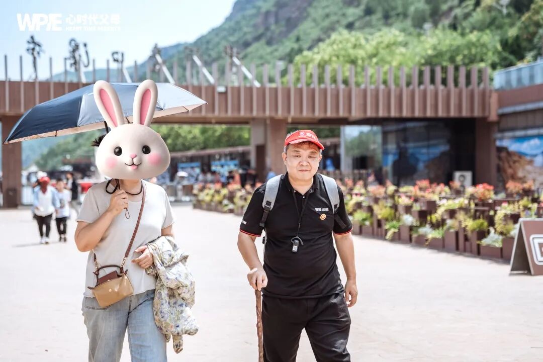 初一班长被全班辱骂，结果她拿出一喇叭......结局太解气了！